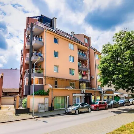 The Little Beauty Next To Old Town & Kapana * Plovdiv